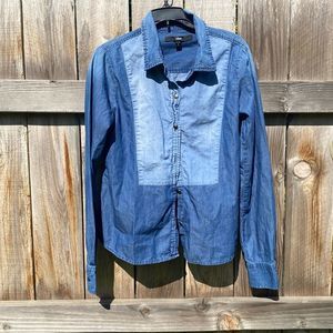 This is a super fun size L else button down denim blouse VEUC